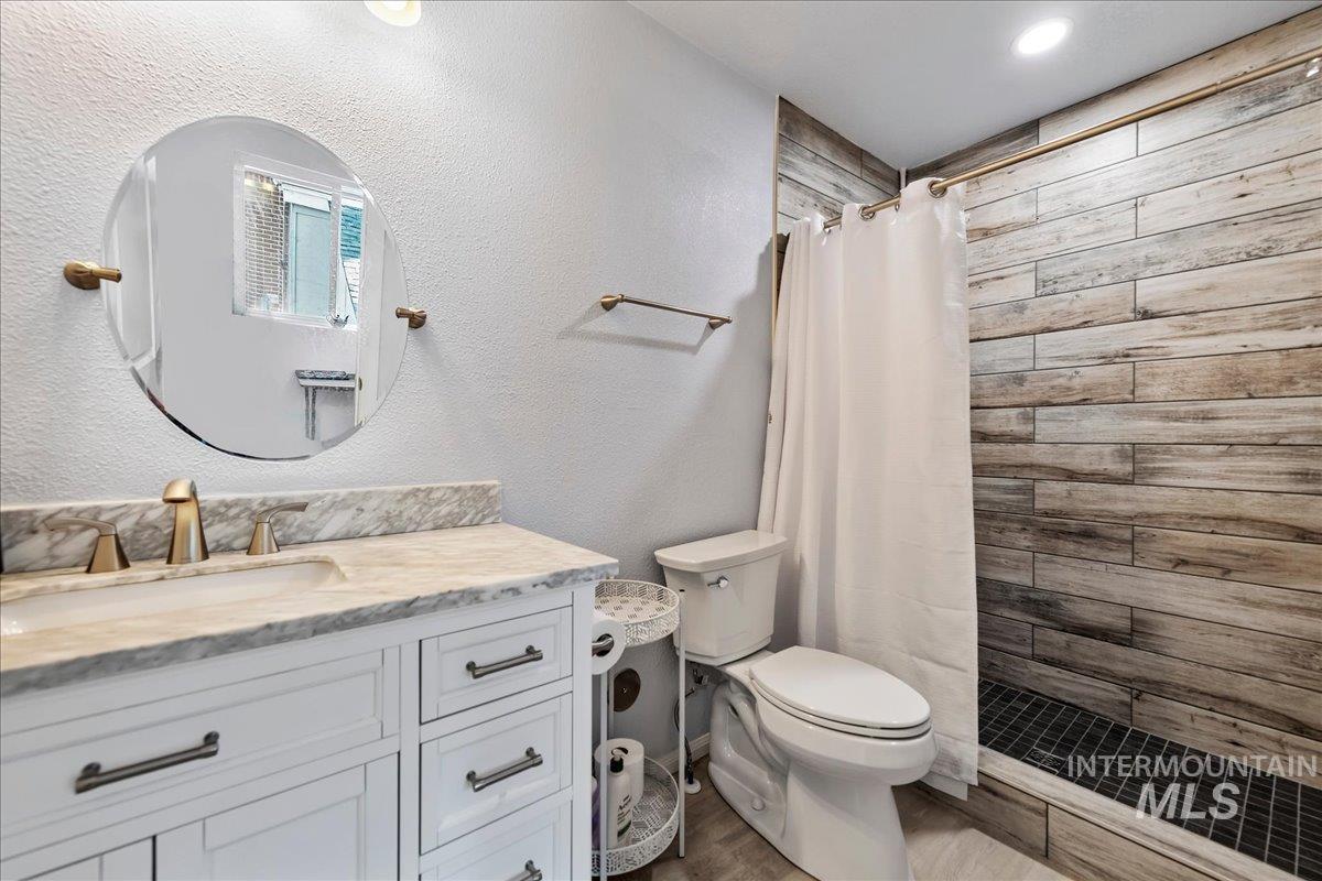 1341 N Mitchell Property Photo 16