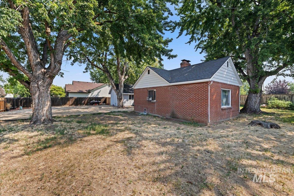 1341 N Mitchell Property Photo 21
