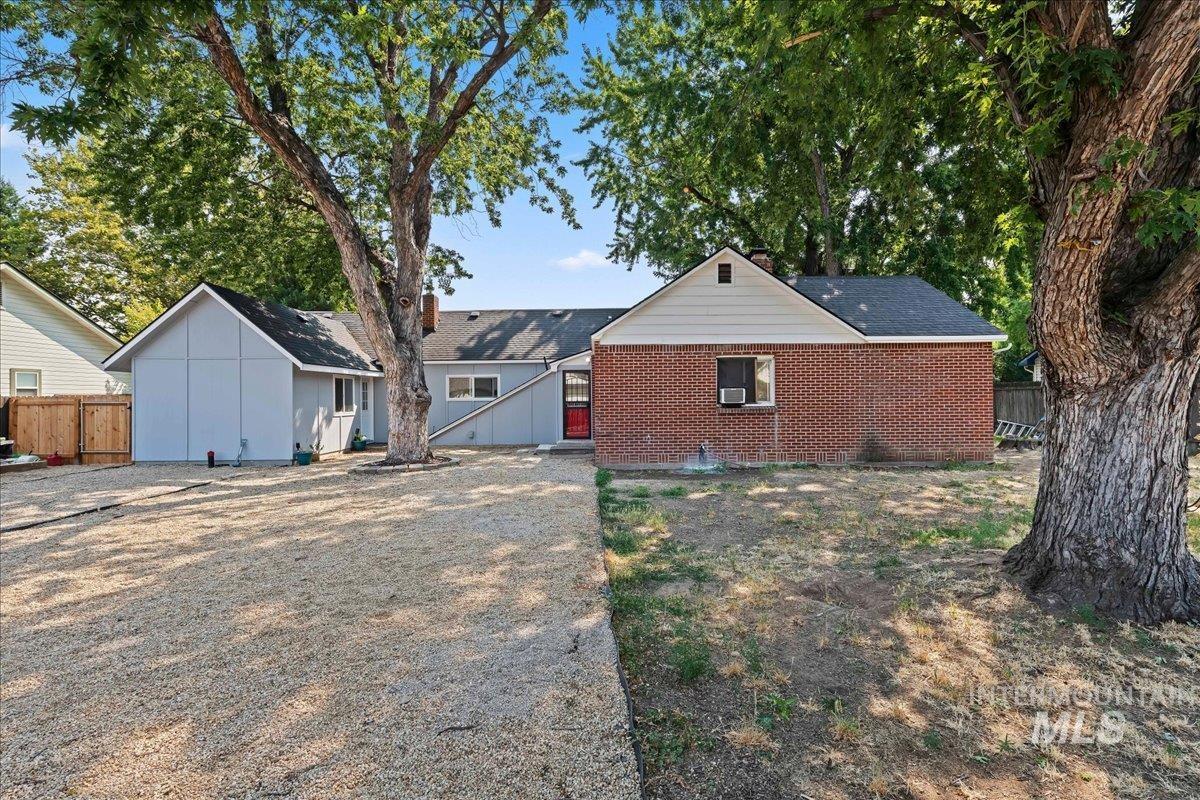 1341 N Mitchell Property Photo 22