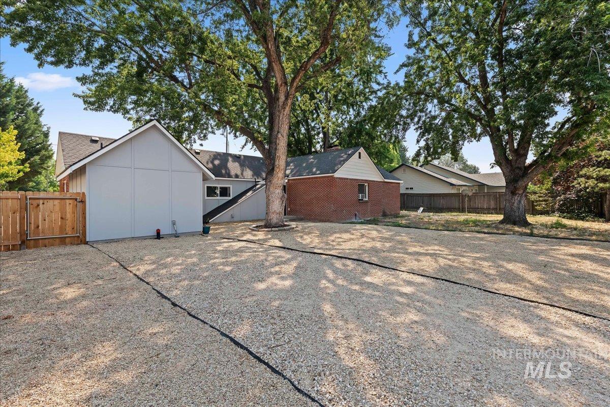 1341 N Mitchell Property Photo 23
