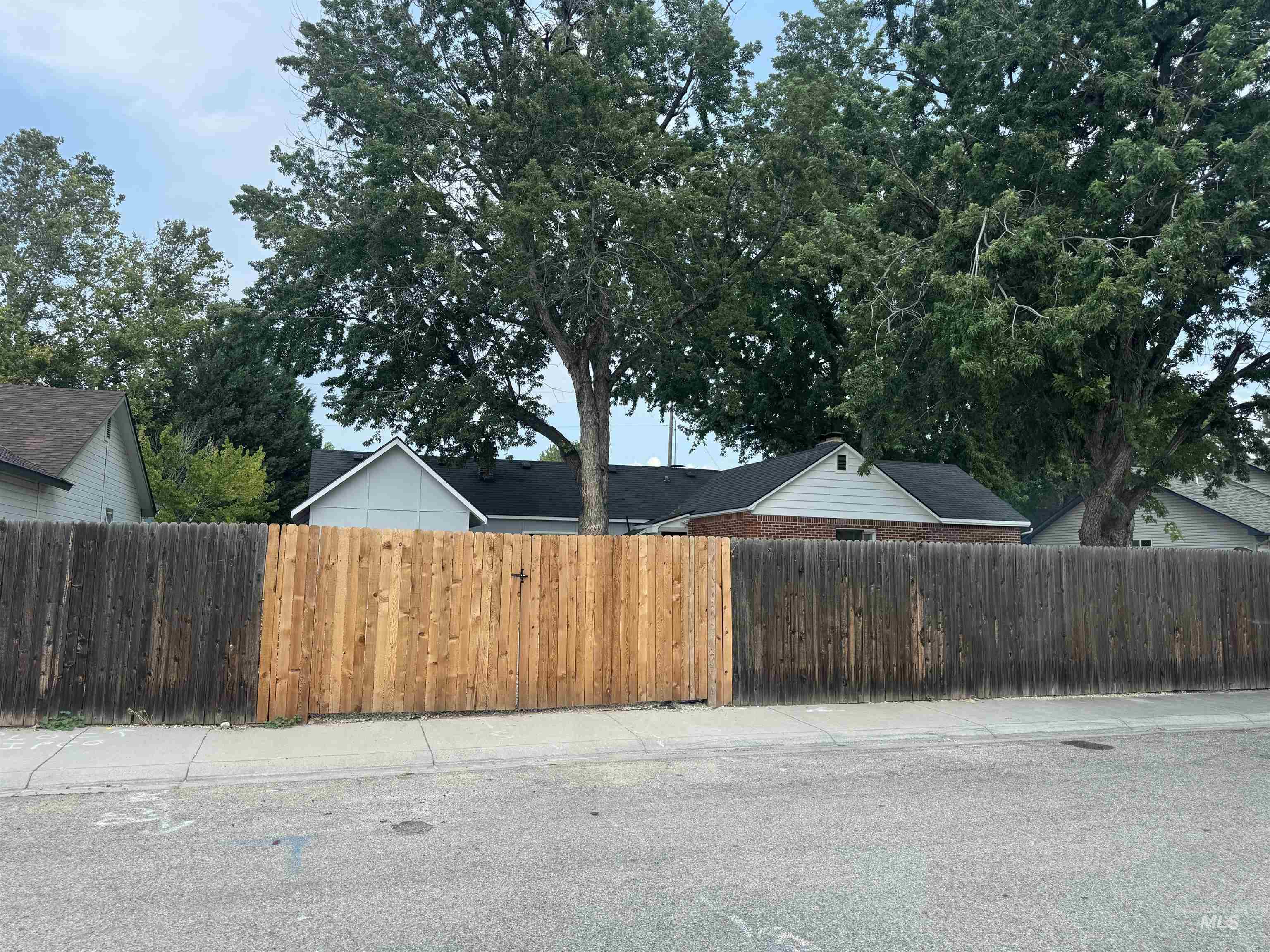 1341 N Mitchell Property Photo 25