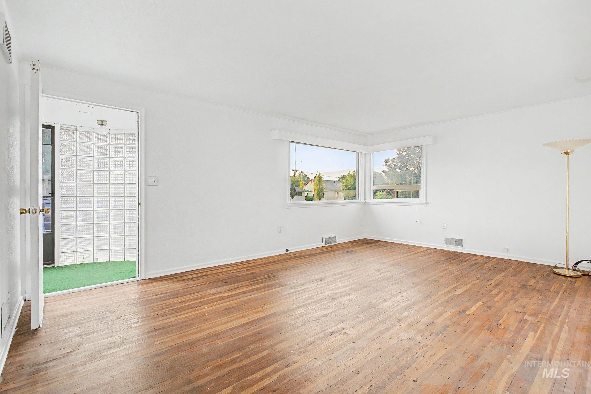 1325 7th Street Property Photo 6