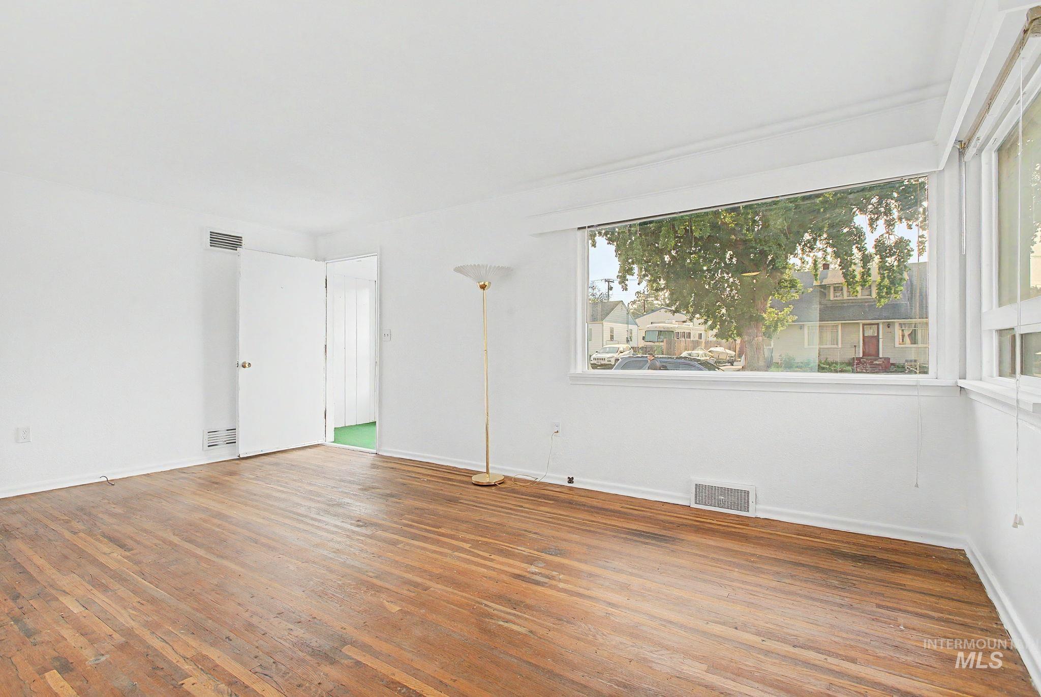 1325 7th Street Property Photo 7