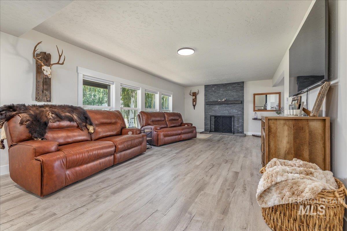 23011 Allendale Rd Property Photo 6