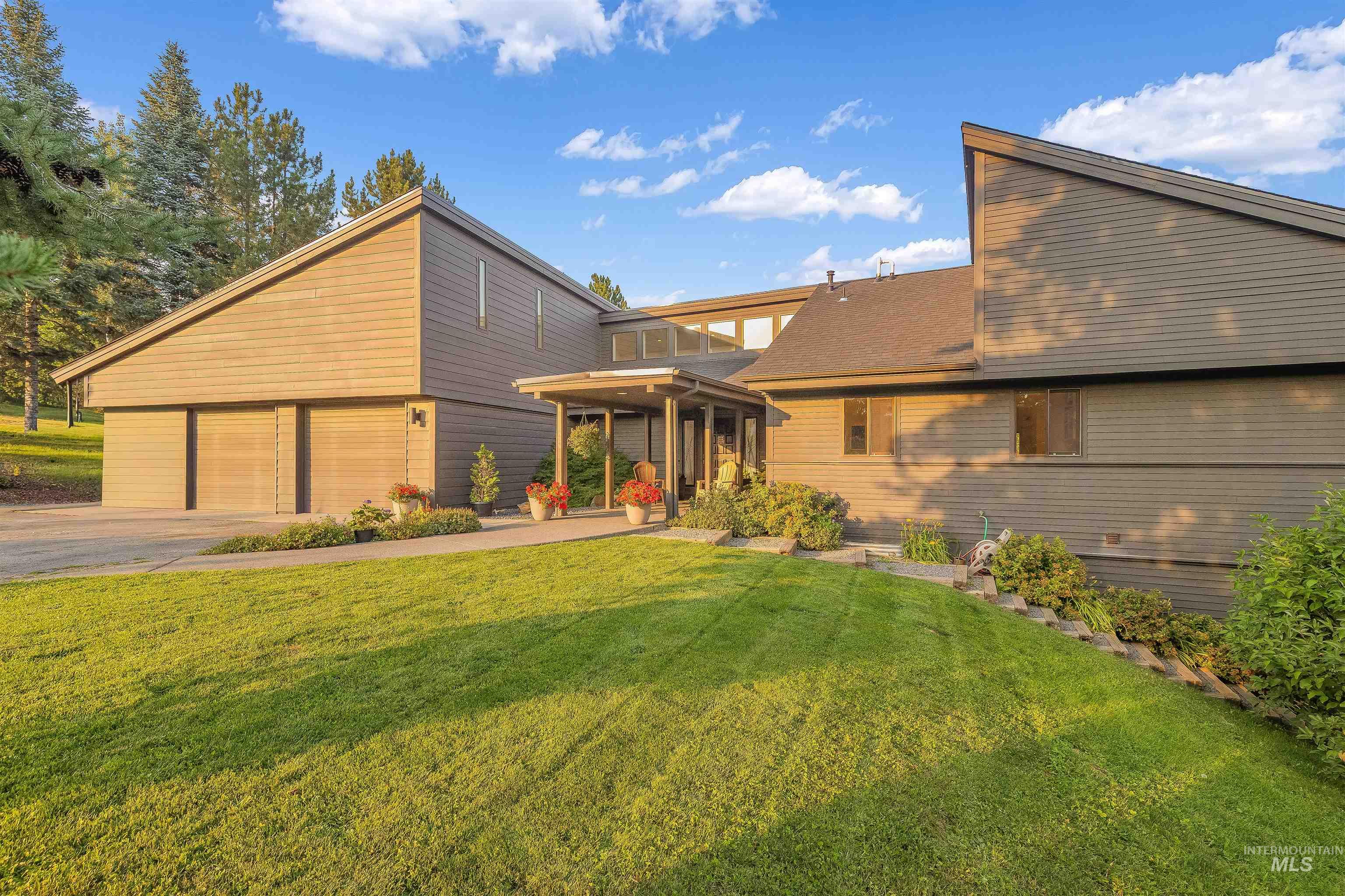 2048 Arborcrest Rd Property Photo 4