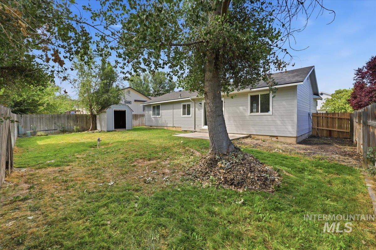 2204 S Ivy Street Property Photo 17