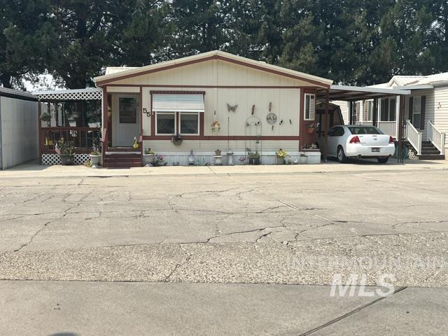 2701 N Alder Property Photo 1