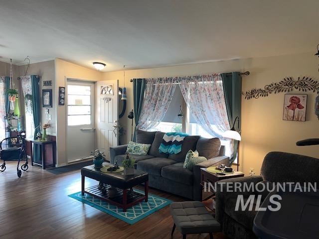 2701 N Alder Property Photo 4