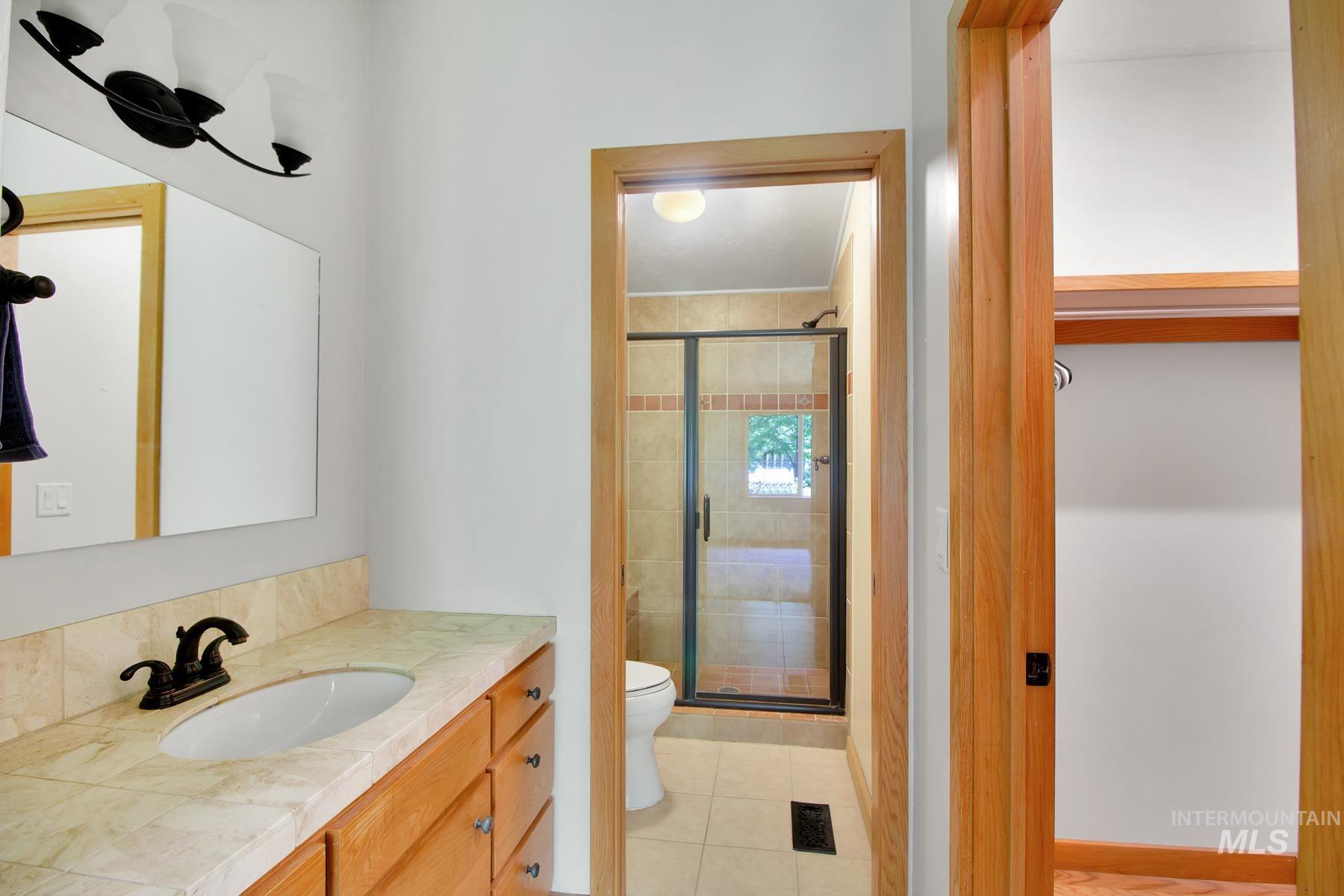 20409 S Main St Property Photo 10