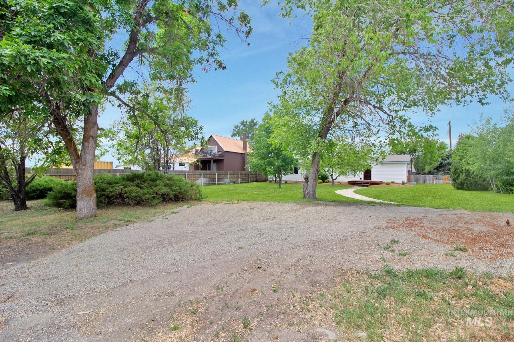 20409 S Main St Property Photo 16