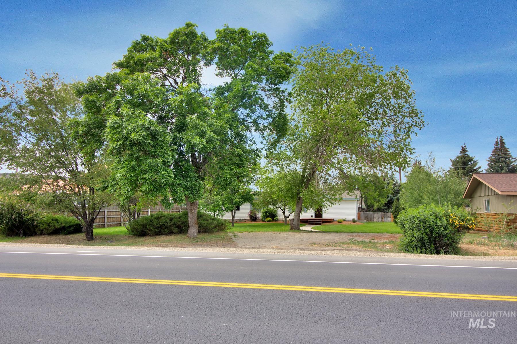 20409 S Main St Property Photo 17