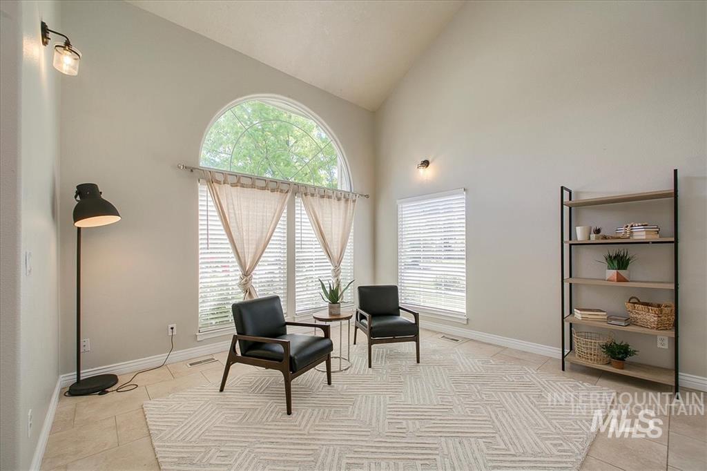 1823 N Radcliffe Way Property Photo 7