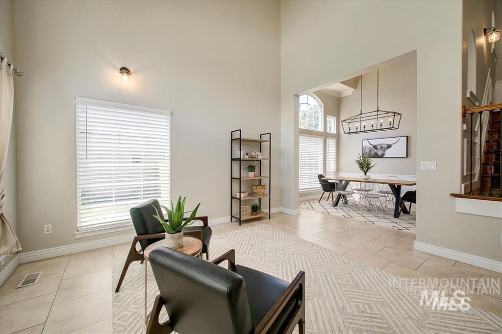 1823 N Radcliffe Way Property Photo 8