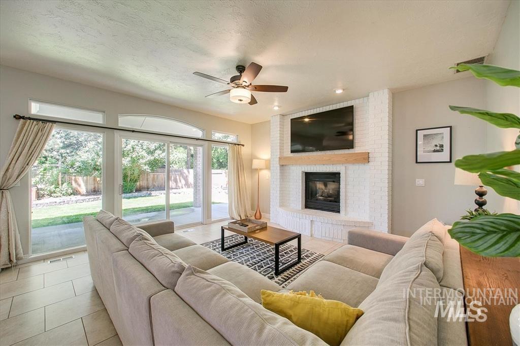 1823 N Radcliffe Way Property Photo 15