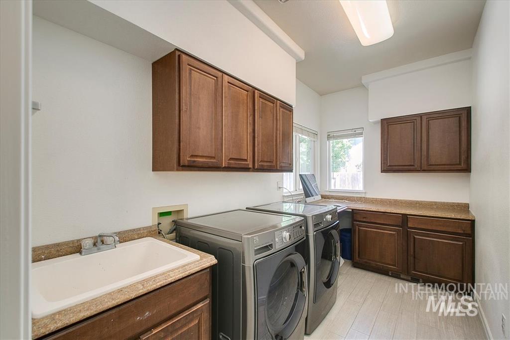 1823 N Radcliffe Way Property Photo 24