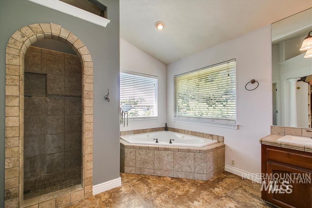 1823 N Radcliffe Way Property Photo 31