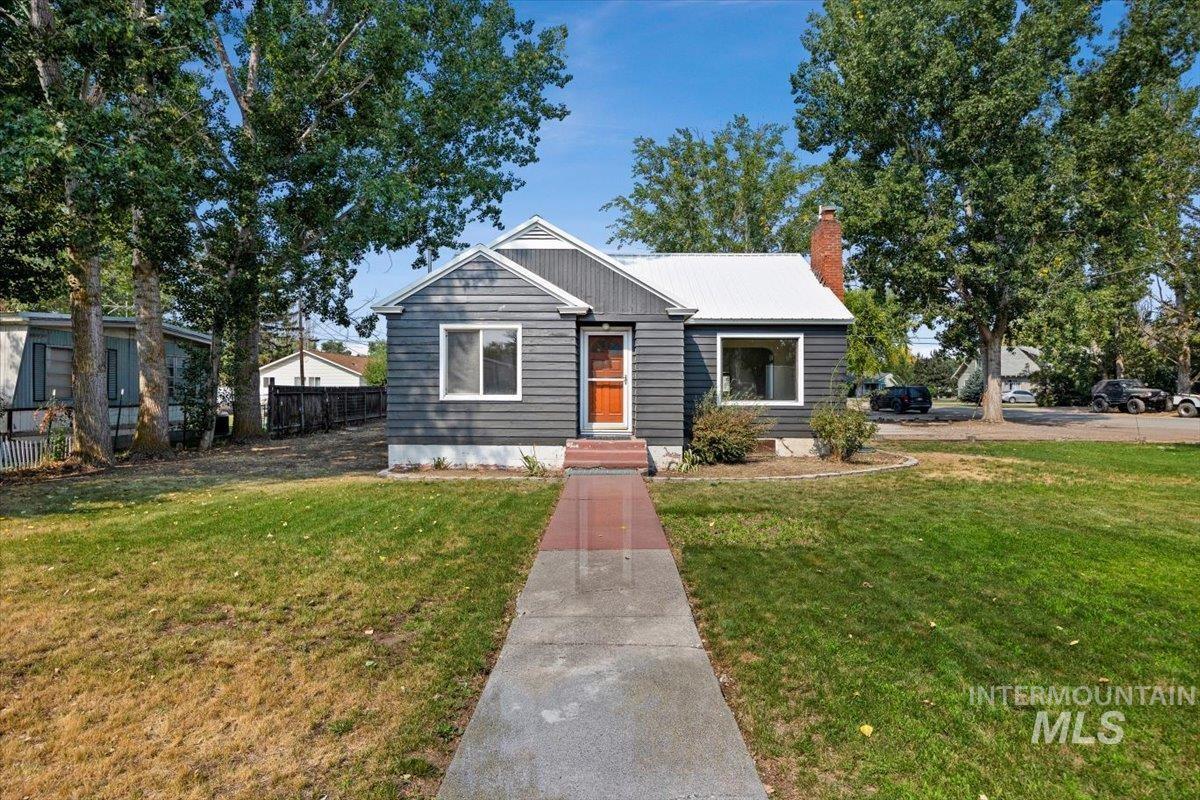 1105 Idaho St Property Photo 1