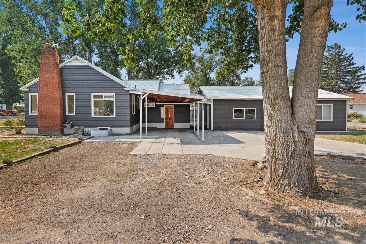 1105 Idaho St Property Photo 3