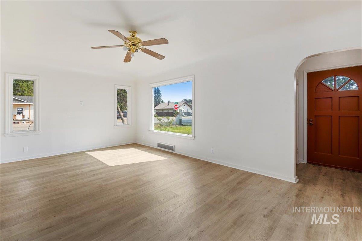 1105 Idaho St Property Photo 5
