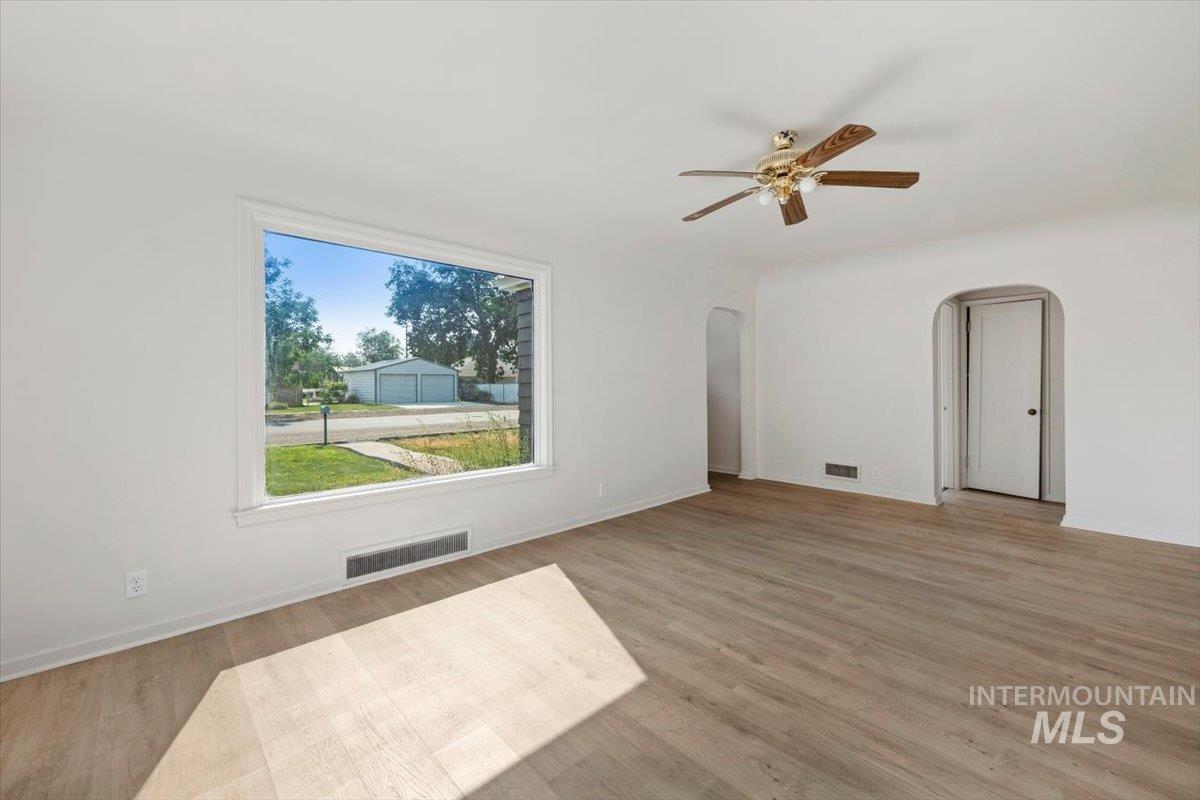 1105 Idaho St Property Photo 7