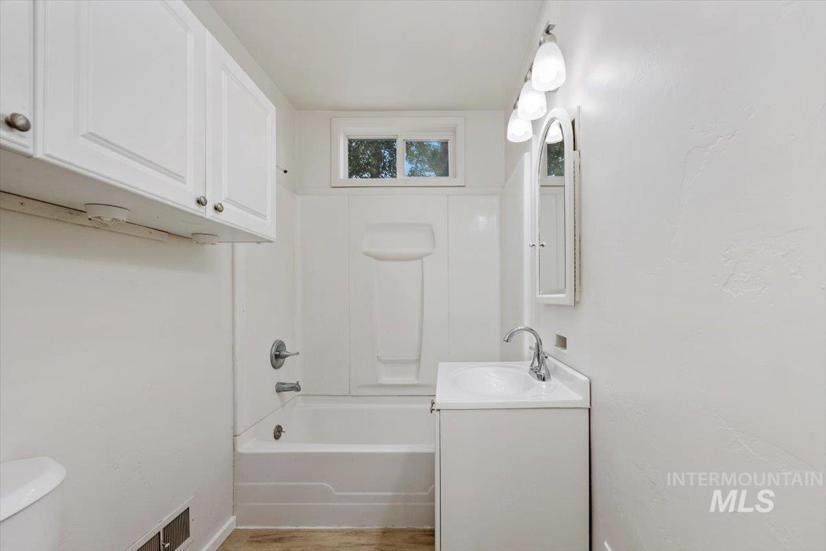 1105 Idaho St Property Photo 17