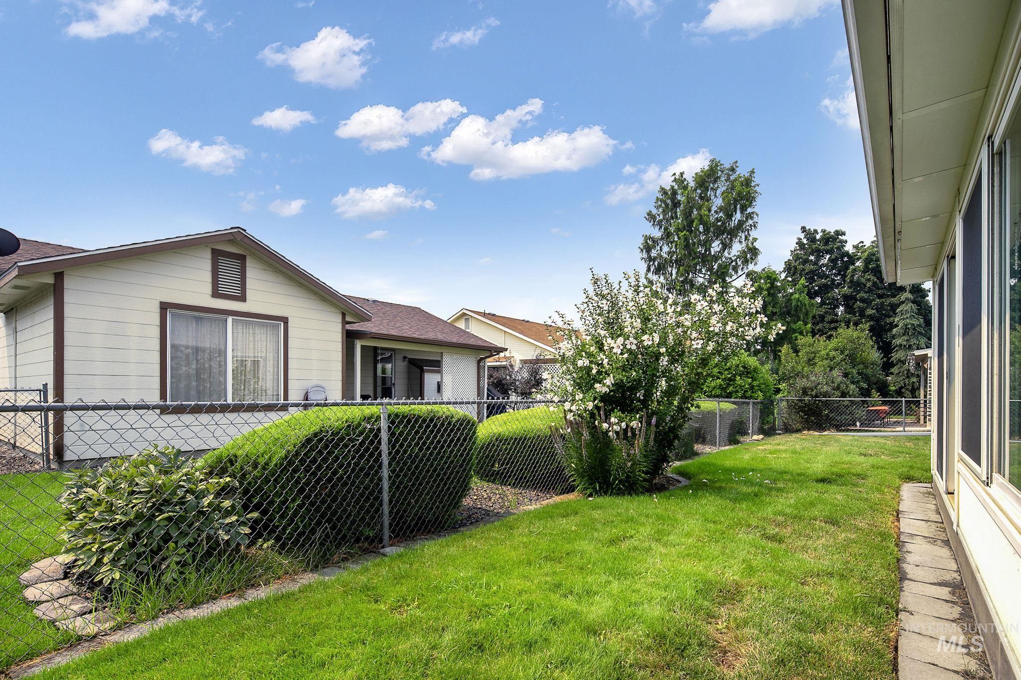 8261 W Echo Falls Ln Property Photo 6
