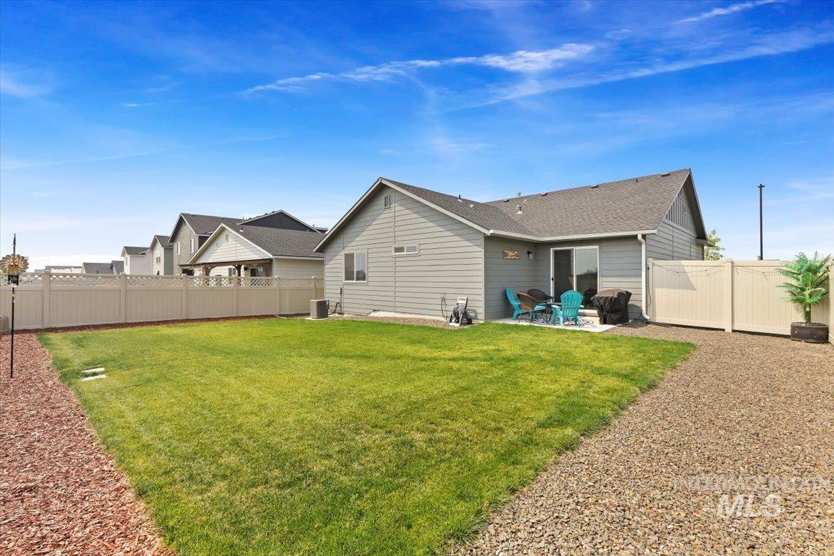 1532 N Coltsfoot Ave Property Photo 22