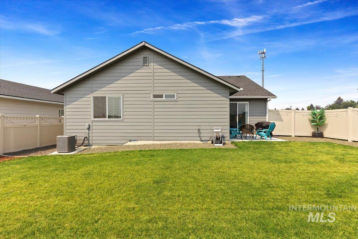 1532 N Coltsfoot Ave Property Photo 23