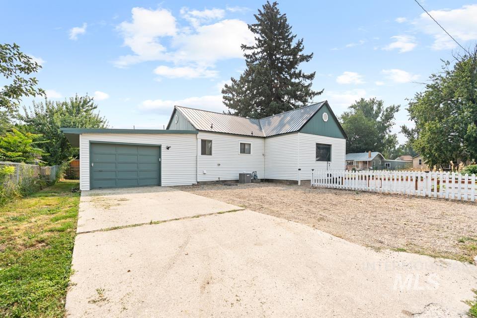 1505 1st Avenue S Property Photo 5