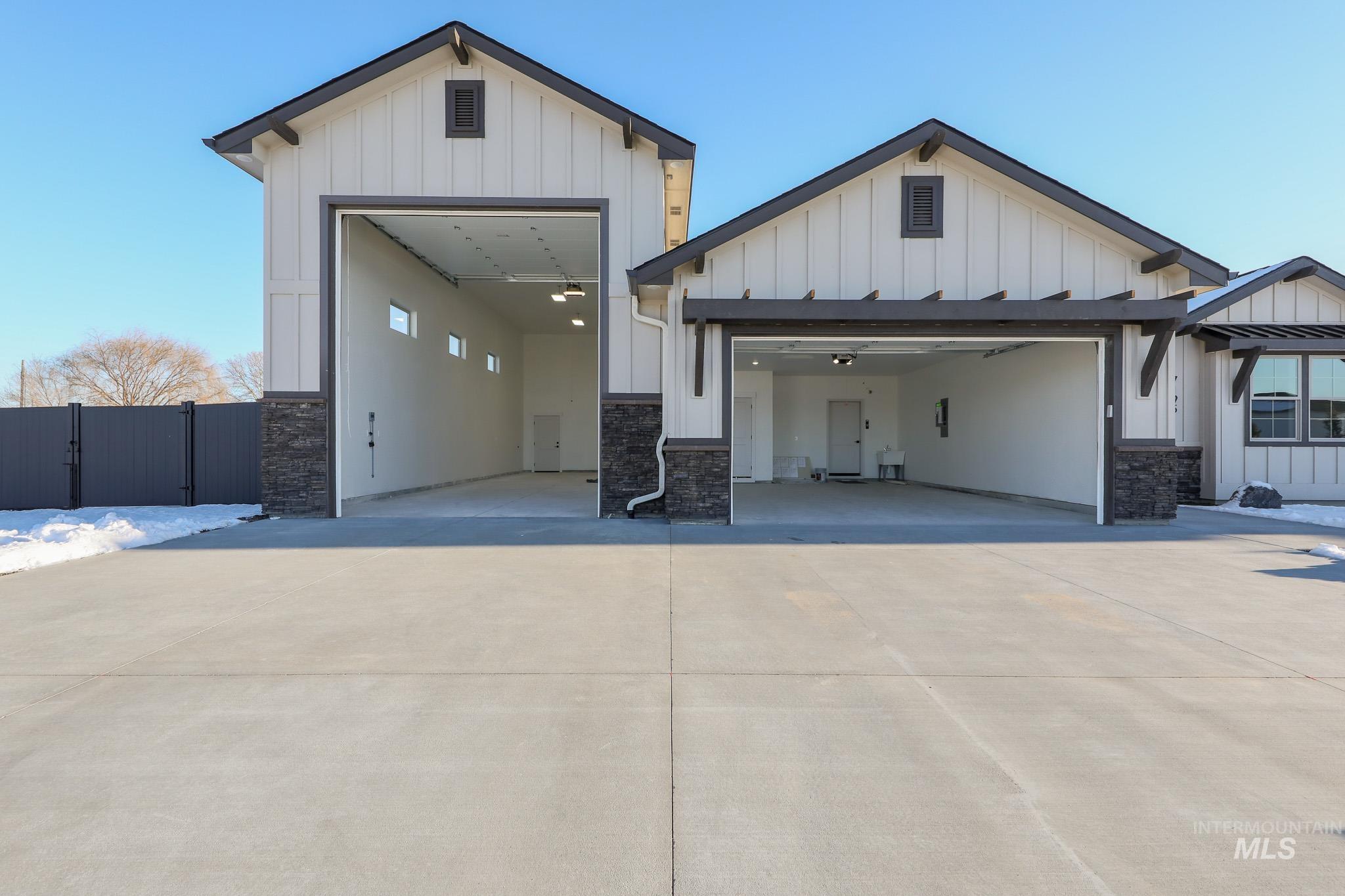 7195 E Merlin Hawk Ct Property Photo 1