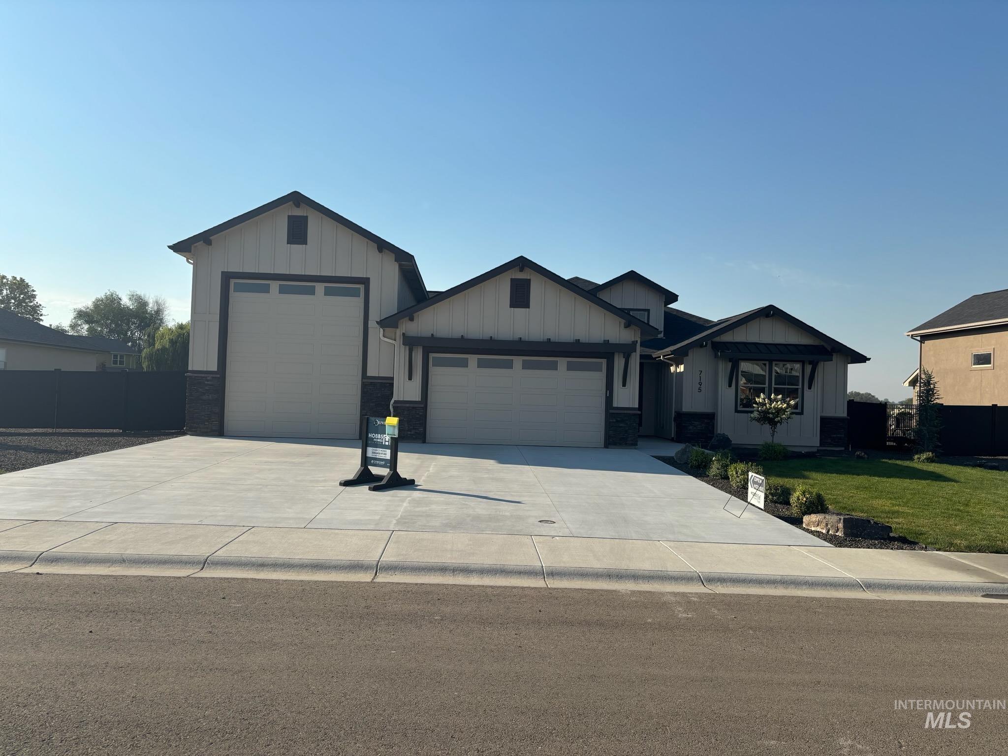 7195 E Merlin Hawk Ct Property Photo 1
