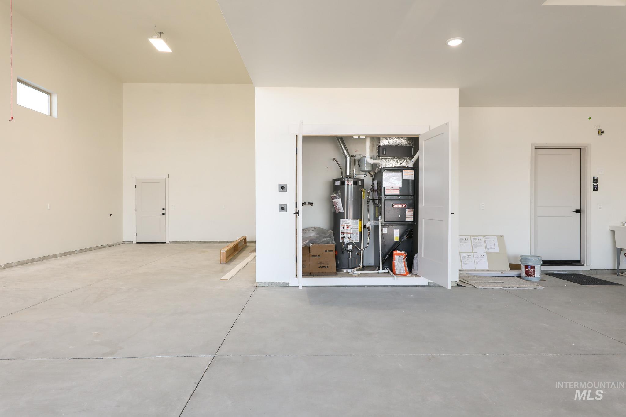 7195 E Merlin Hawk Ct Property Photo 43
