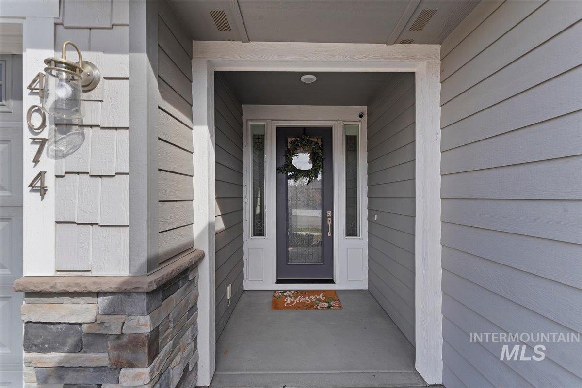 4074 W Bavaria St. Property Photo 5
