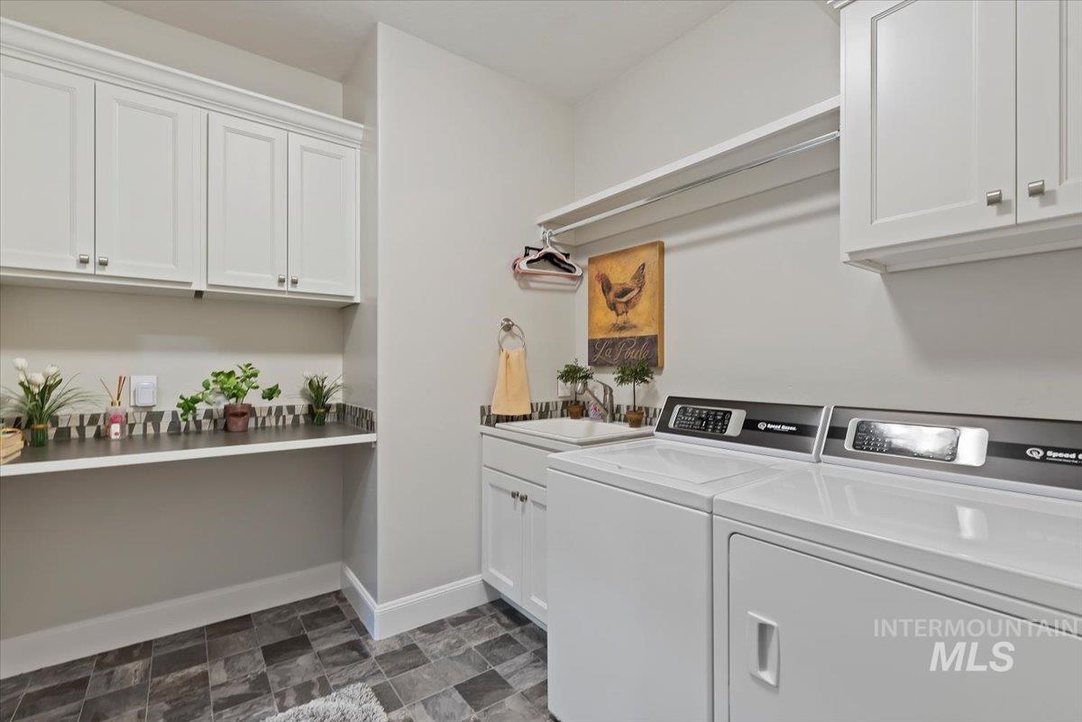 4074 W Bavaria St. Property Photo 31