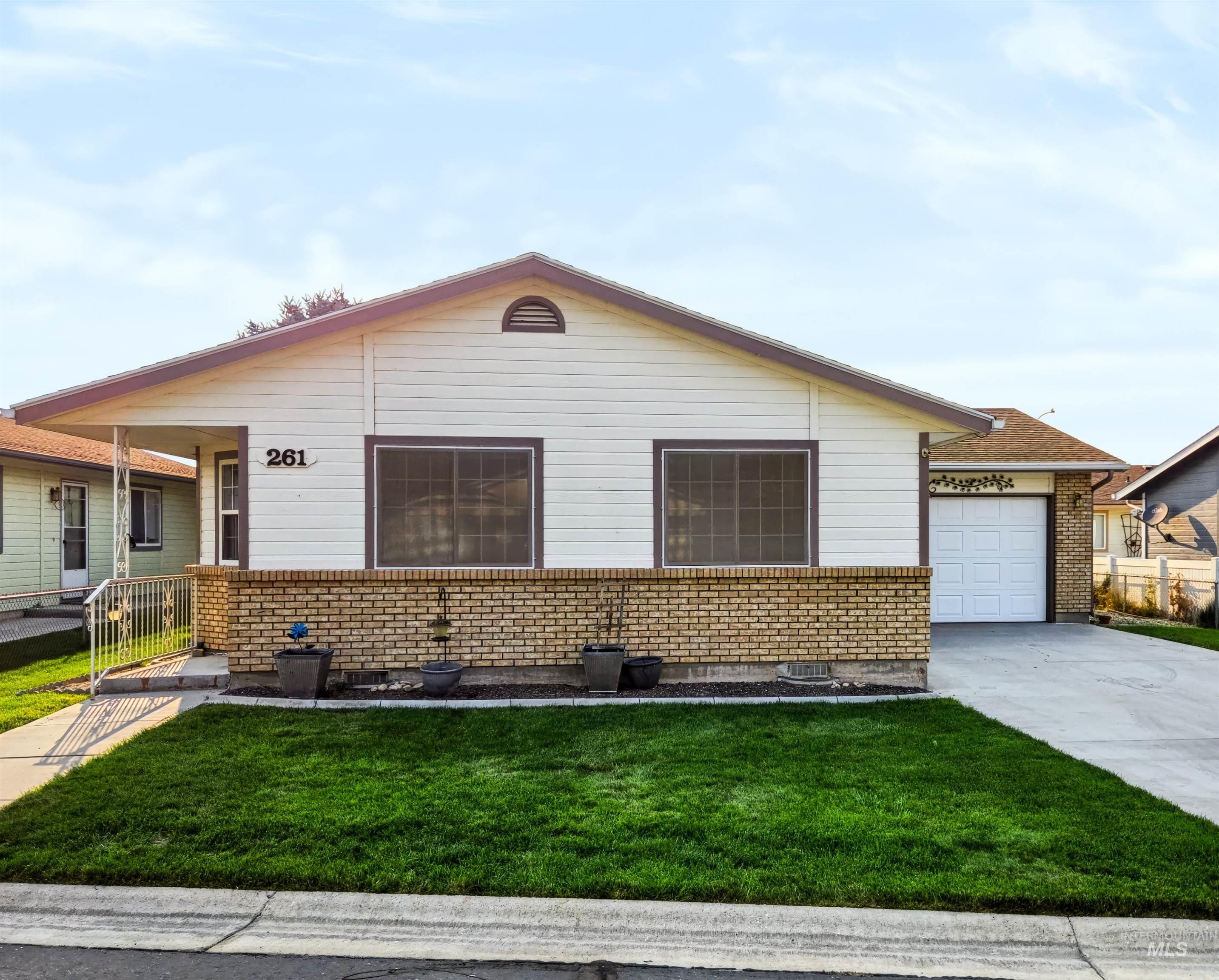1100 Burnett #261 Property Photo 1