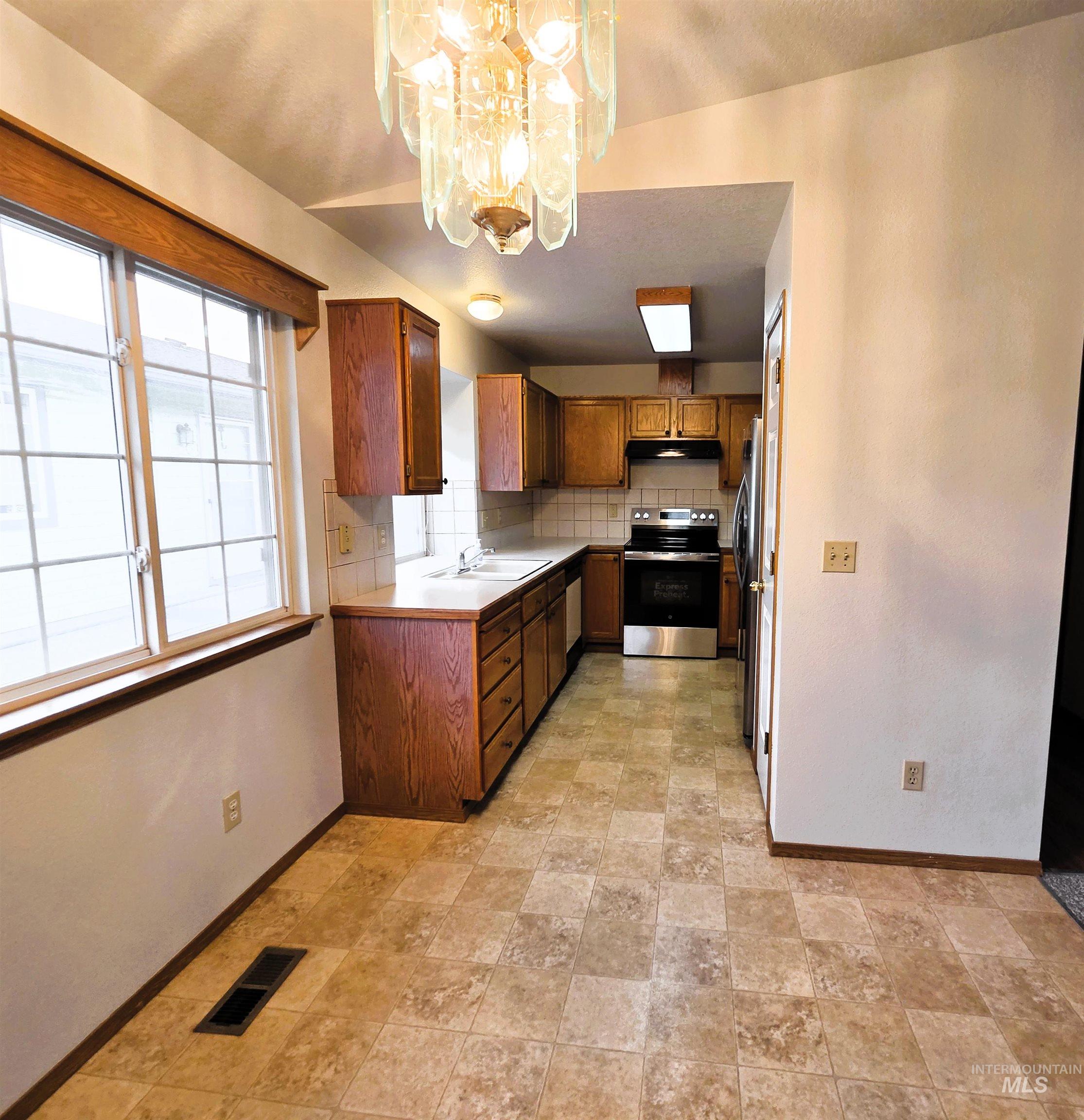 1100 Burnett #261 Property Photo 4