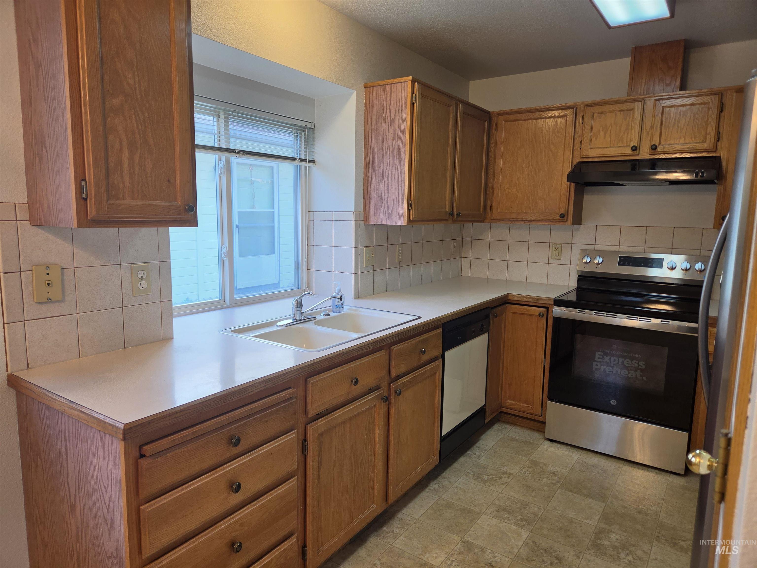1100 Burnett #261 Property Photo 6