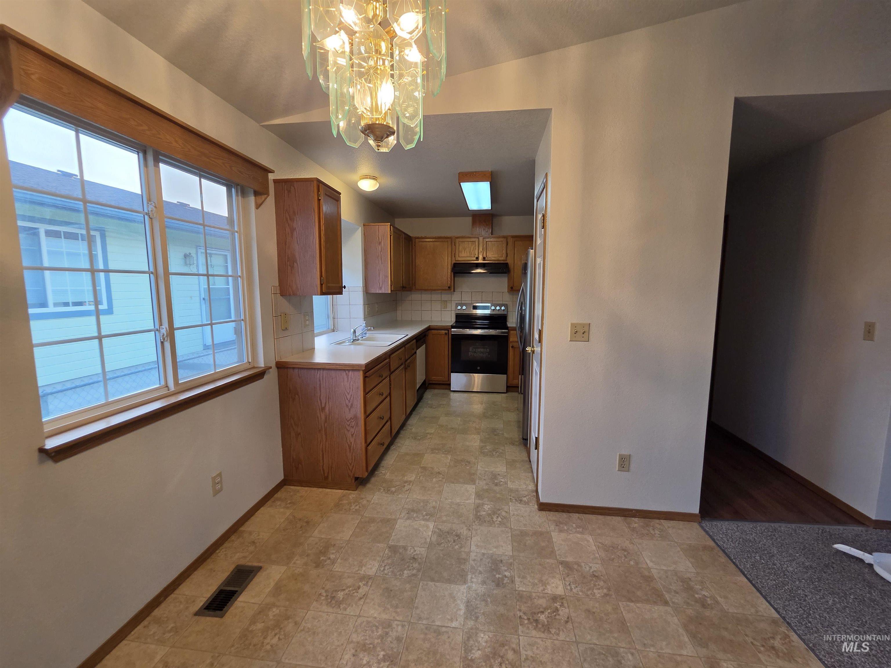 1100 Burnett #261 Property Photo 8