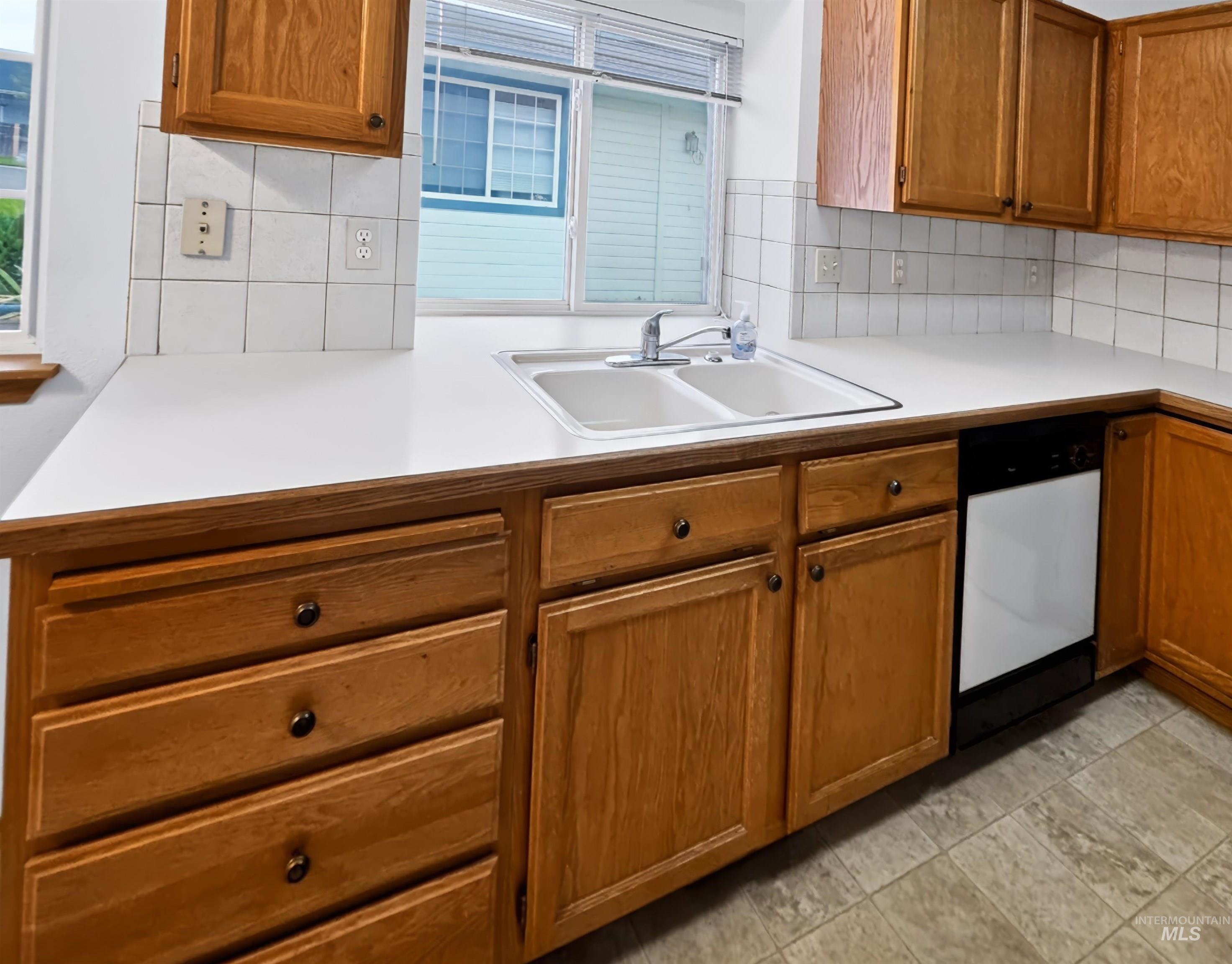1100 Burnett #261 Property Photo 8