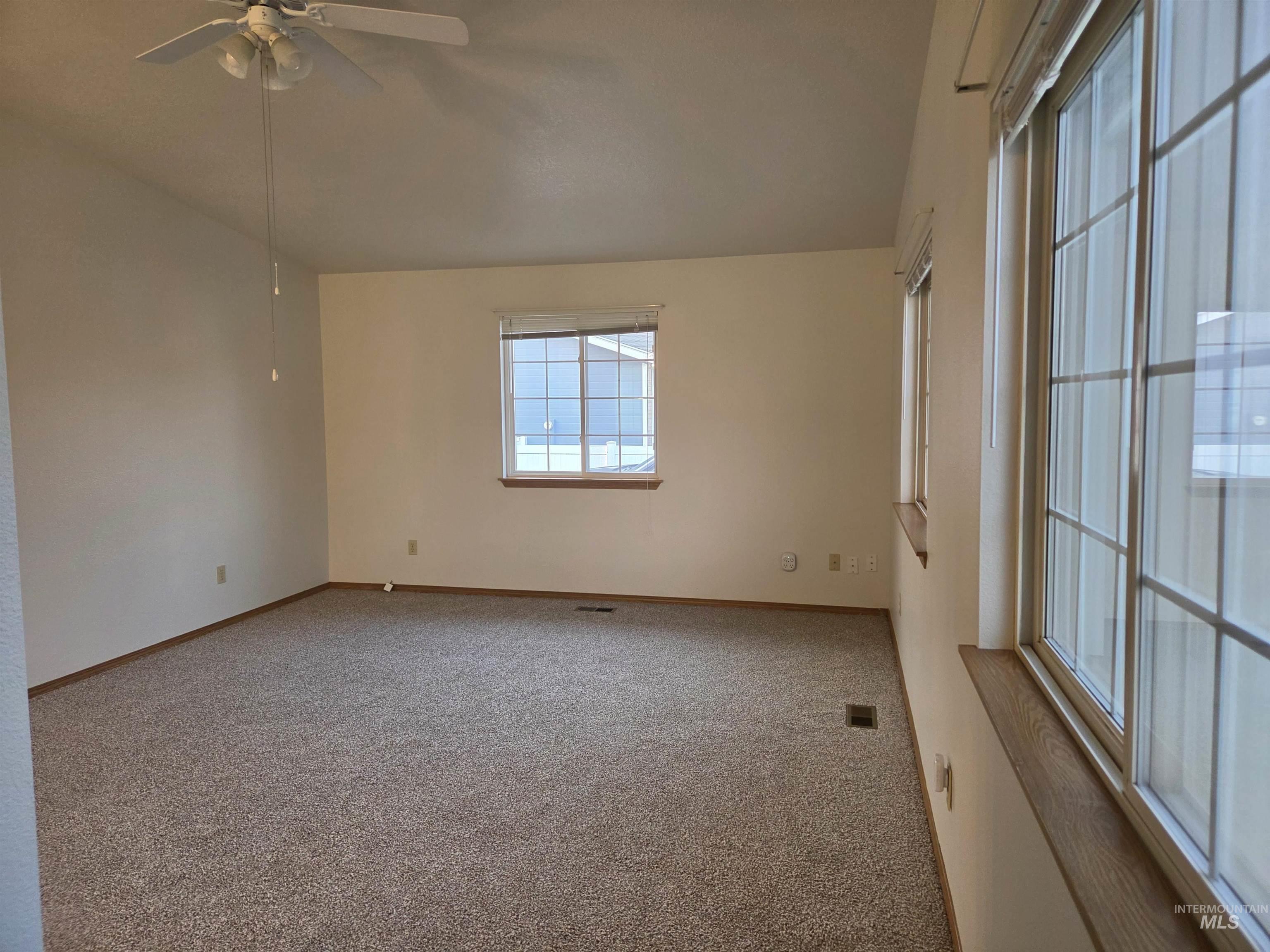 1100 Burnett #261 Property Photo 12