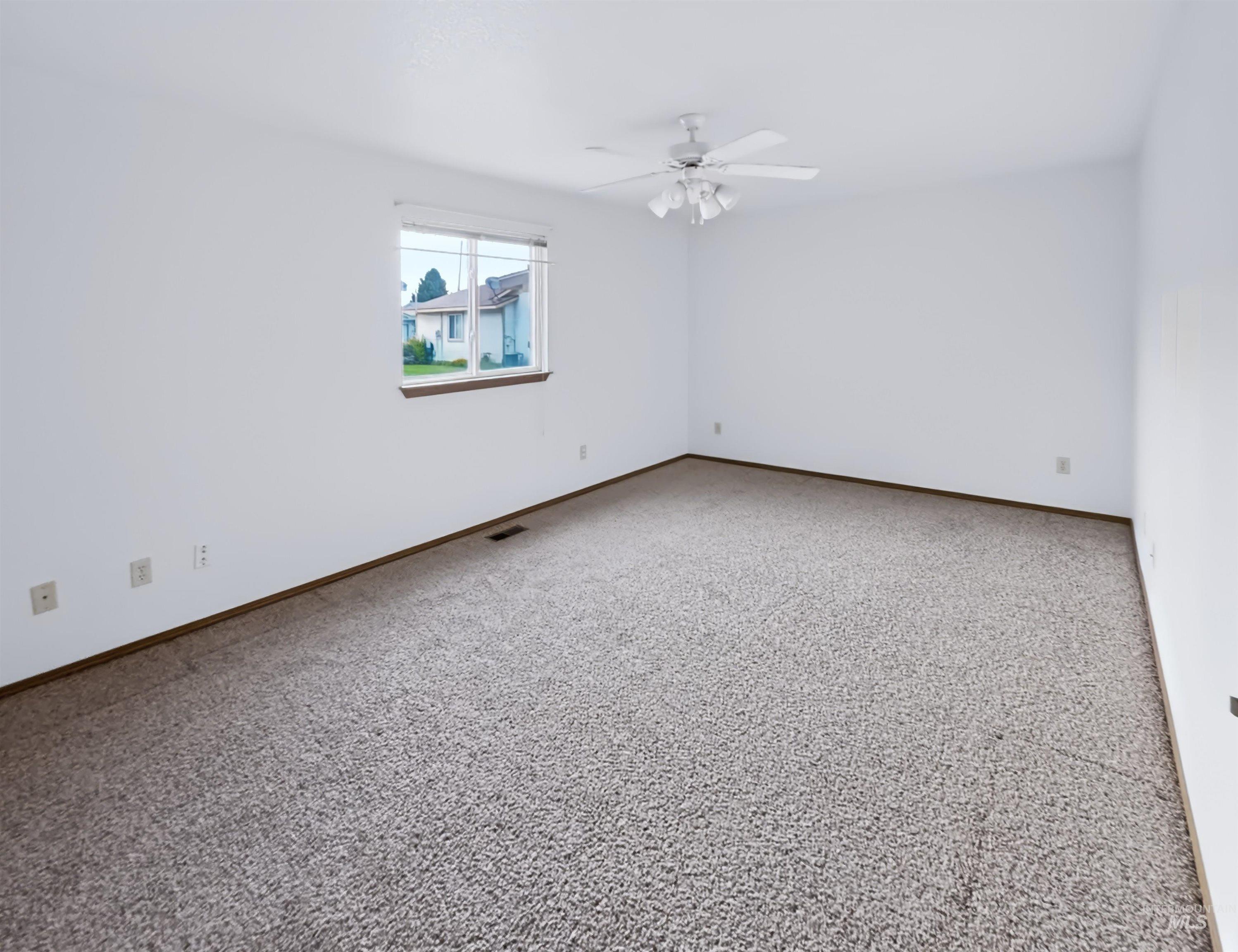 1100 Burnett #261 Property Photo 18