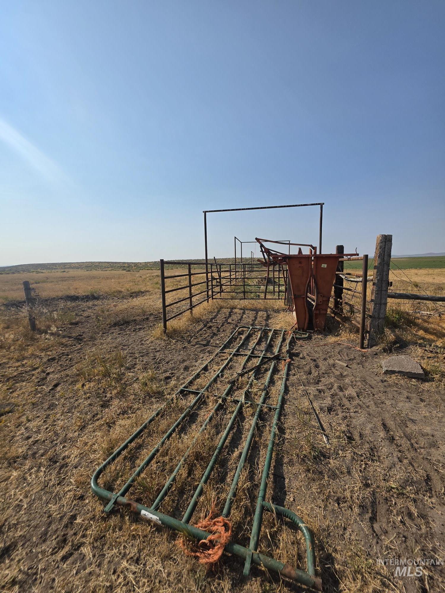 Aprox700 E S Of Highway 20 Property Photo 15