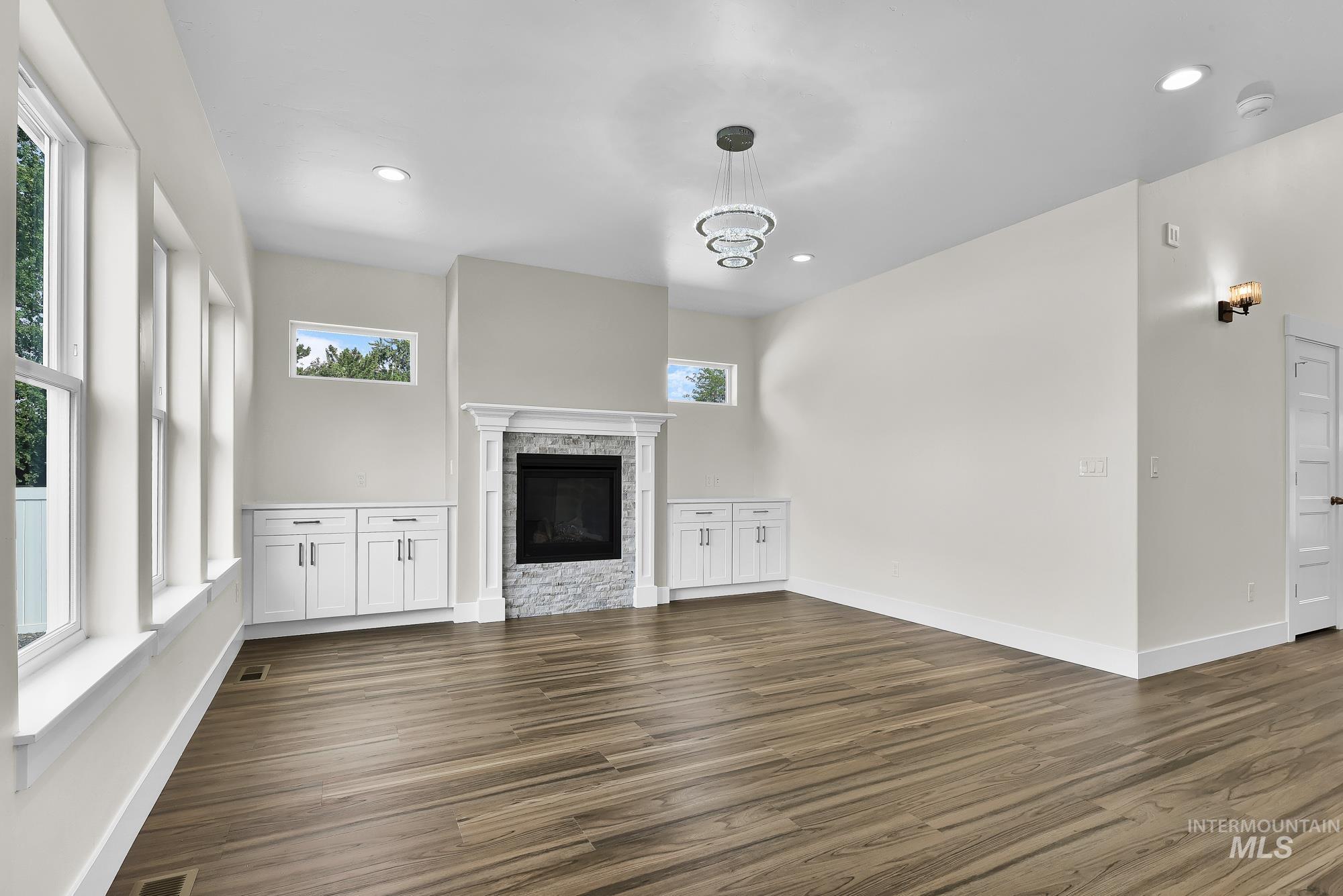 2207 S Janeen St Property Photo 10