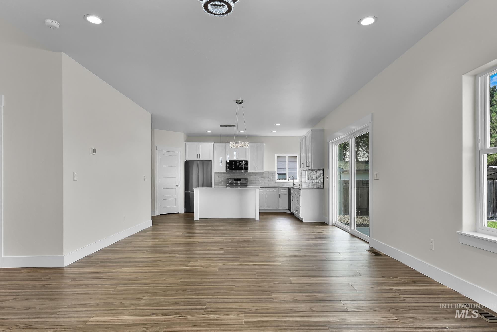 2207 S Janeen St Property Photo 11