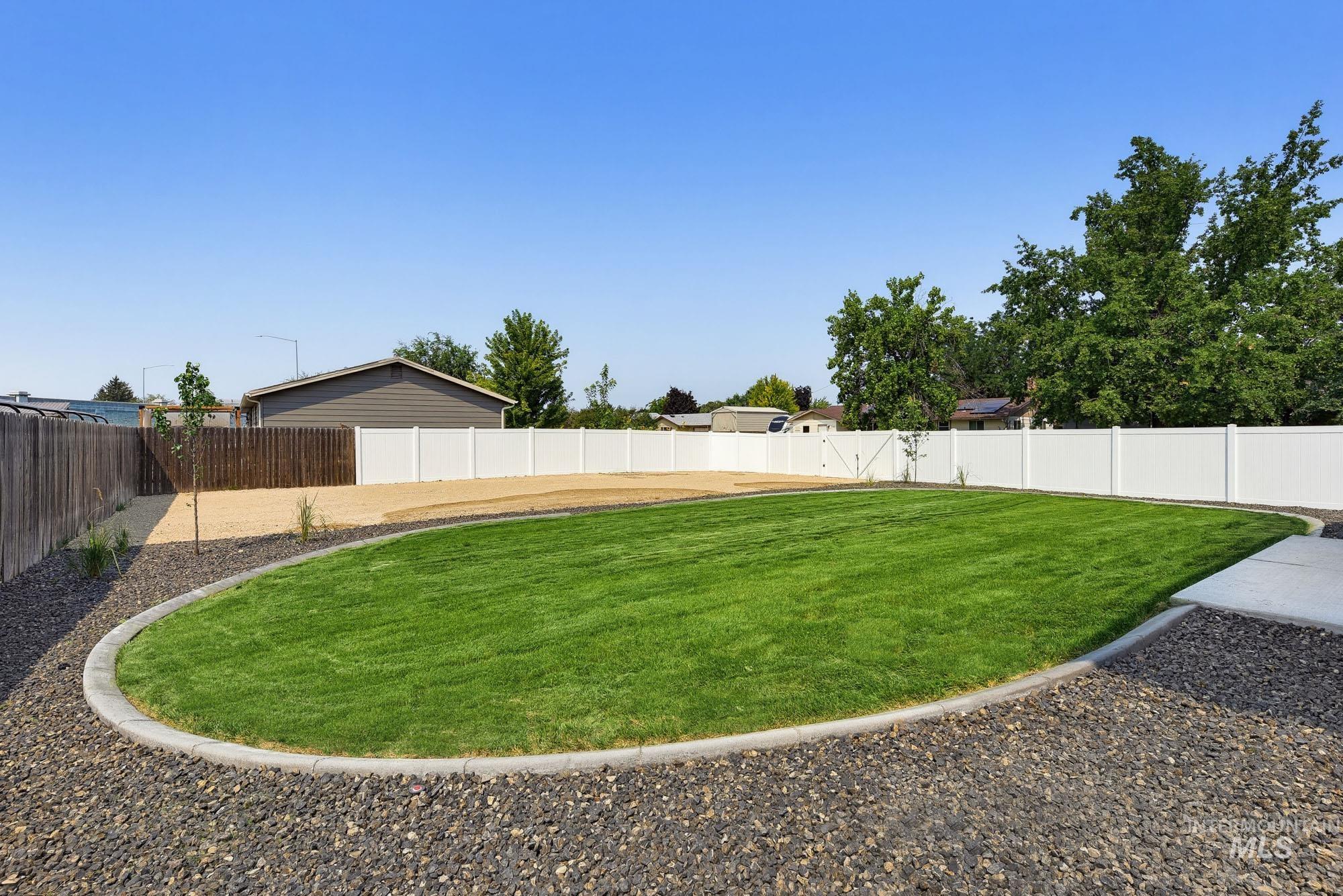 2207 S Janeen St Property Photo 38