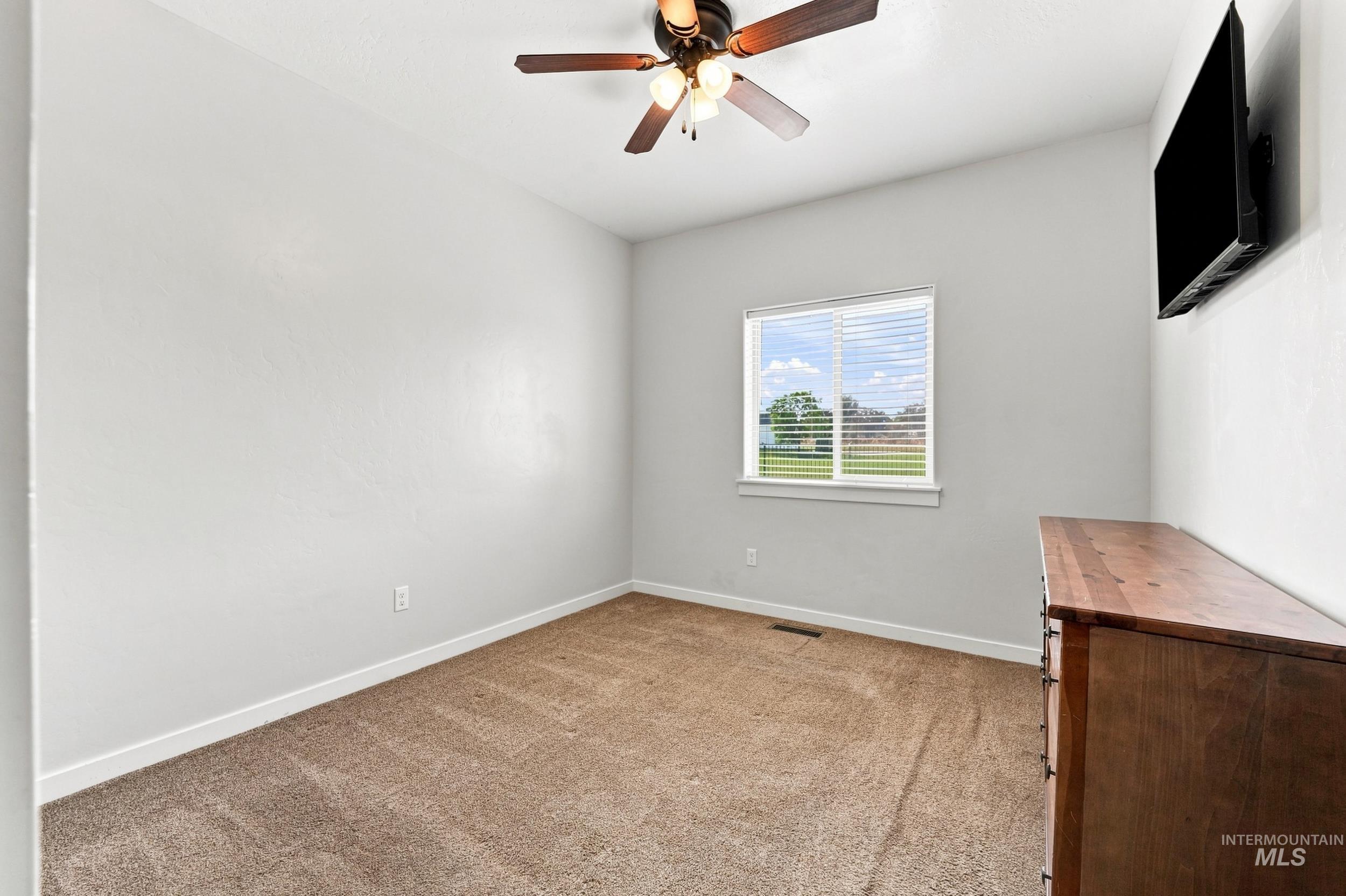 725 E Ionia Dr Property Photo 32