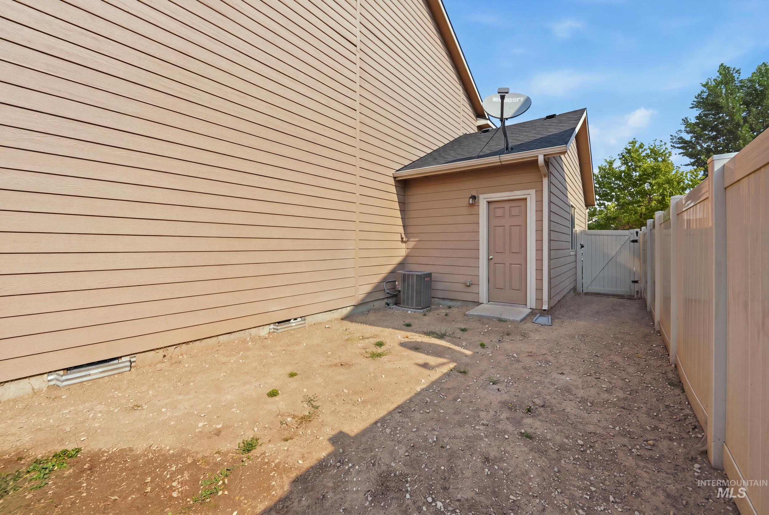 725 E Ionia Dr Property Photo 42