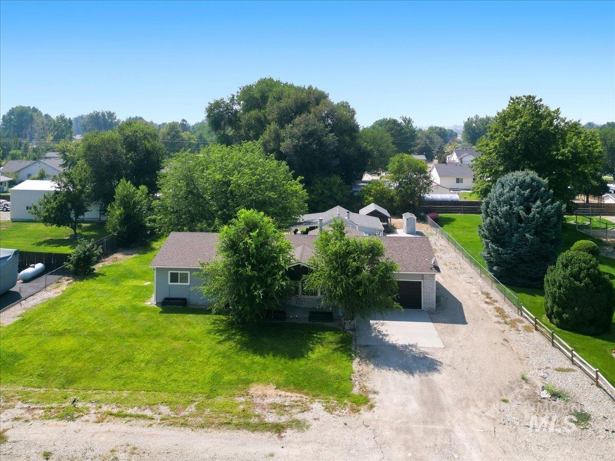 1699 Syringa Dr Property Photo 4