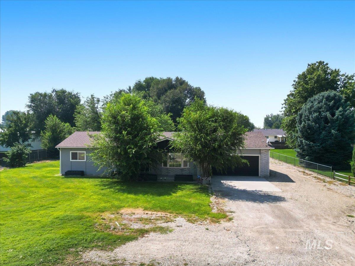 1699 Syringa Dr Property Photo 6