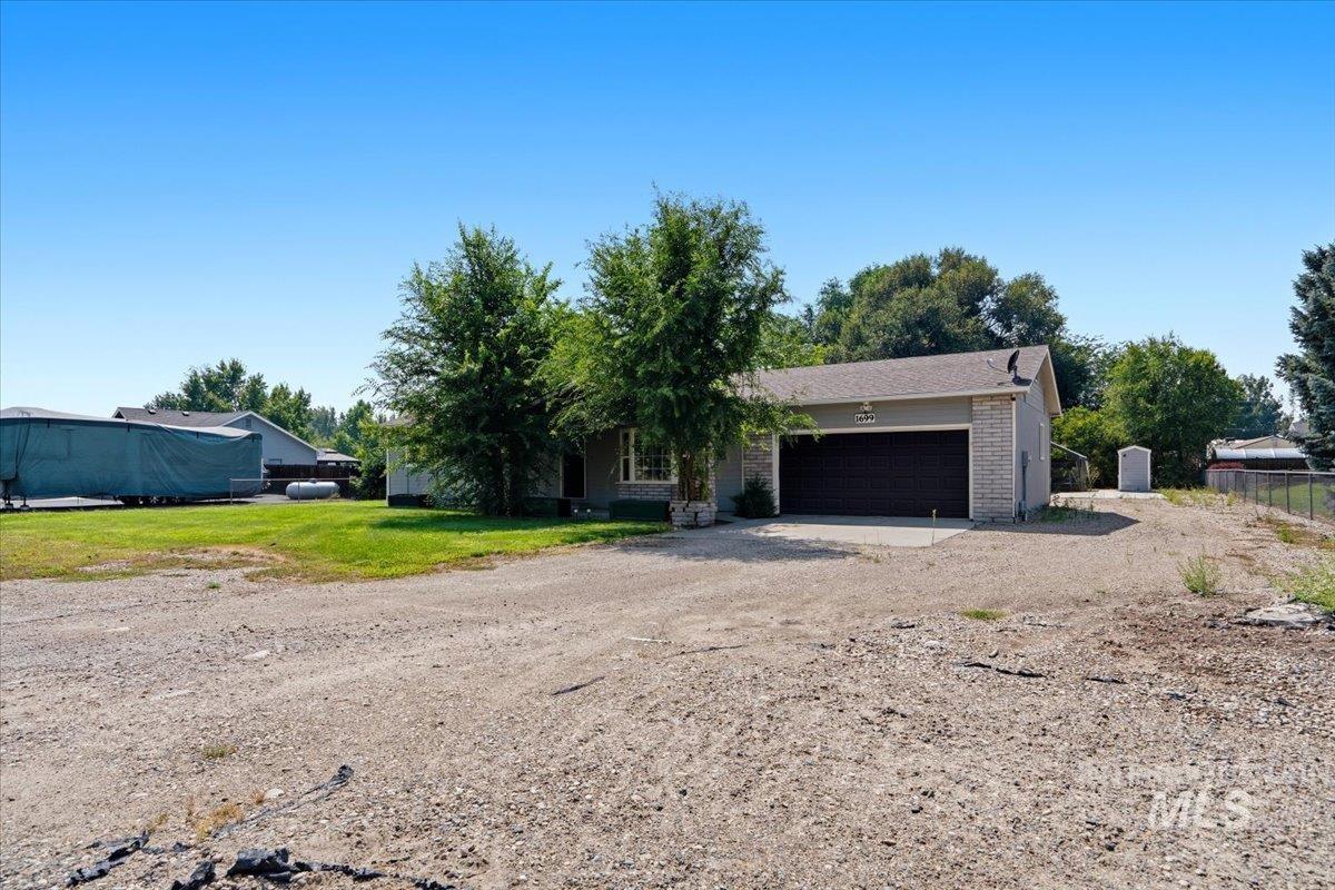 1699 Syringa Dr Property Photo 8